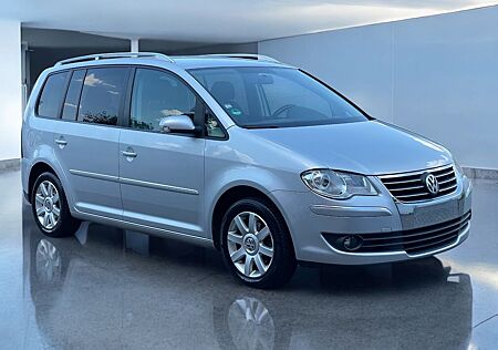 VW Touran Volkswagen Highline / 1. Hand / Scheckheftgepflegt
