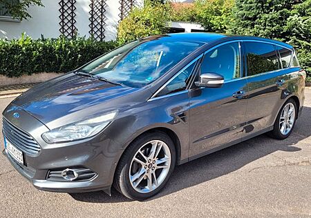 Ford S-Max 2,0 TDCi 179PS Titanium 7 Sitzer