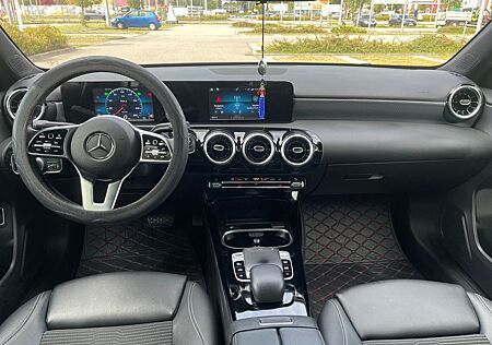 Mercedes-Benz A 200 - Limousine