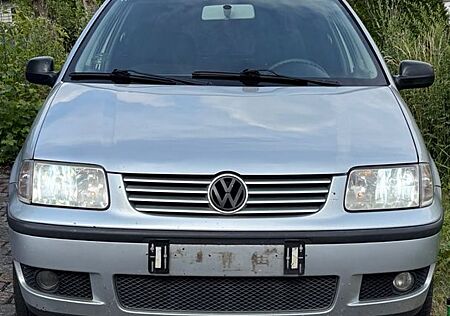 VW Polo Volkswagen 1.0 Basis