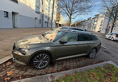 Skoda Superb 1.4 TSI 4x4 Style, top Ausstattung