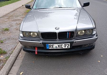 BMW 728iL A -