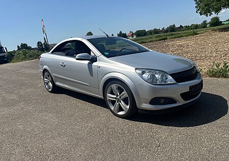 Opel Astra 1.8 Cabrio /Festdach/ Ledersitze/18 Zoll