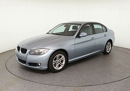 BMW 320i FACELIFT MODELL (LEDER/ERST 85 TKM/125 KW)