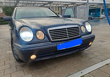 Mercedes-Benz 320