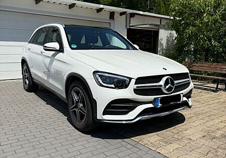 Mercedes-Benz GLC-Klasse GLC 200 4MATIC AMG MB100 GARAN Pano 8Fach