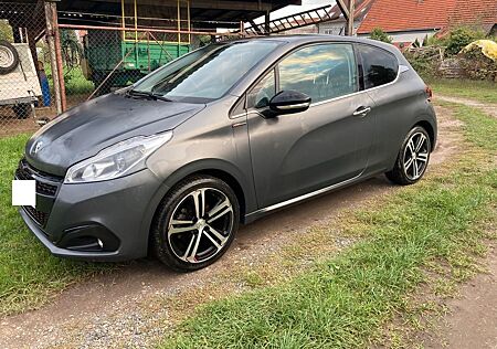 Peugeot 208 1.2 GT Line 110 STOP & START LEDER