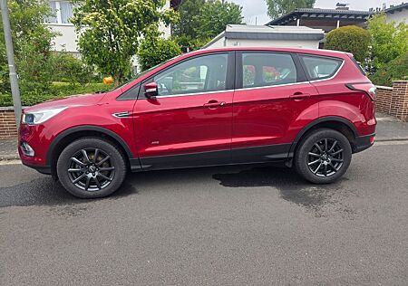 Ford Kuga 2,0 TDCi 4x4 110kW - AHK - 8fach Bereift!