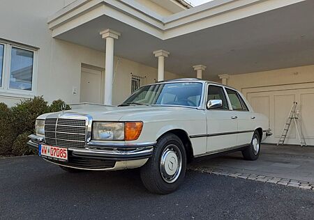 Mercedes-Benz S 280 Mercedes W116 280 SE im Originalzustand.