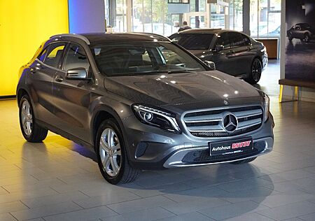 Mercedes-Benz GLA 180 ~Autm~Bi-Xen~Pano~Sitzhz~AHK~Off-Road~