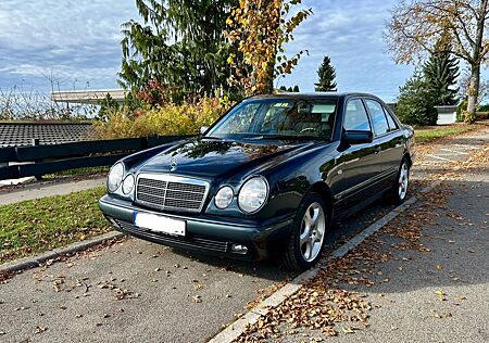 Mercedes-Benz E 230 CLASSIC Classic