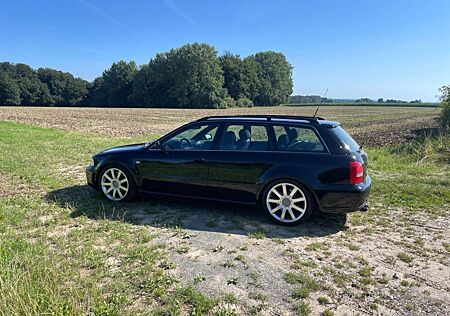 Audi RS4 2.7 quattro -