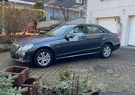 Mercedes-Benz E 200 CGI BlueEFFICIENCY ELEGANCE ELEGANCE