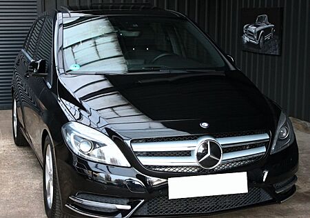 Mercedes-Benz B 200 d, Automatik, Xenon, Pano, Leder, NAVI