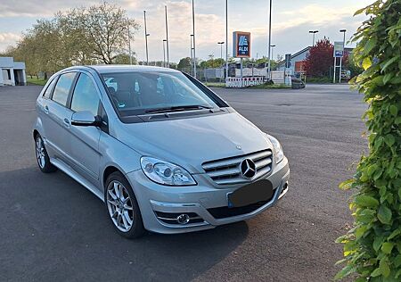 Mercedes-Benz B 180 BlueEFFICIENCY -