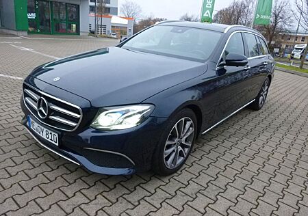 Mercedes-Benz E 220 E T-Modell d 1 Hand