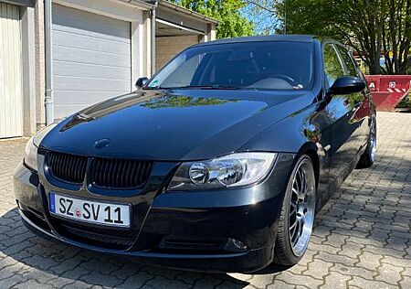 BMW 318 Liebhaberfahrzeug / Scheckheftgepflegt /M Sport