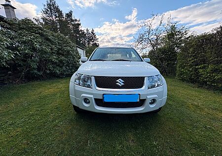 Suzuki Grand Vitara 1.6 Black & White Sonder Edition
