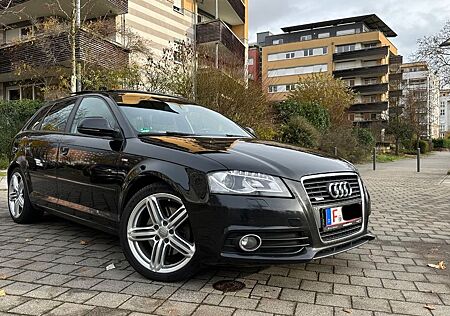 Audi A3 Sportback 2.0 TDI S line Plus Quattro / Pano