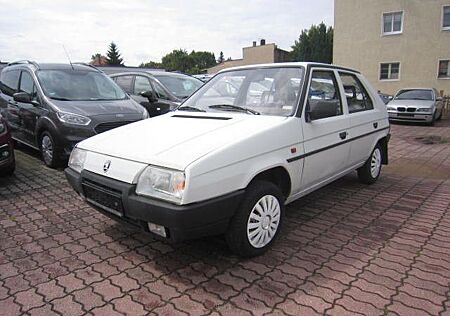 Skoda Favorit 135 E,