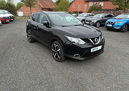 Nissan Qashqai 360° NAVI/AHK/PANORAMADACH/KAMERA/SITZH.