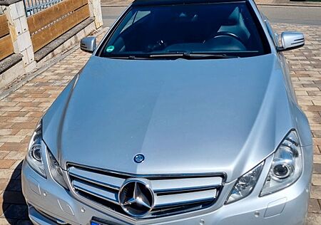 Mercedes-Benz E 250 Cabriolet BlueEFF. AVANTGARDE AV...