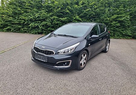 Kia Cee'd / Ceed 1.0 T-GDI Dream-Team Edition