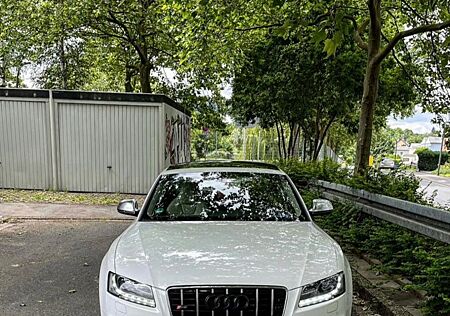 Audi S5 4.2 FSI quattro -