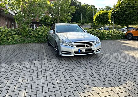 Mercedes-Benz E 300 CDI BlueEFFICIENCY AVANTGARDE AVANTGARDE