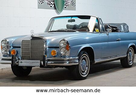 Mercedes-Benz 220 SE Cabrio, traumhafte Farbkombination