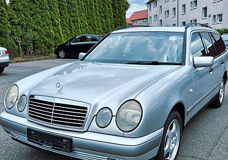 Mercedes-Benz E 240 T ELEGANCE Elegance