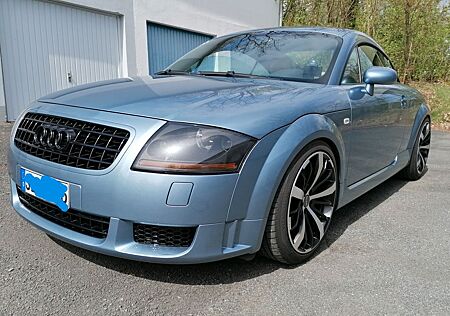 Audi TT Coupe 1.8T 132 kW -