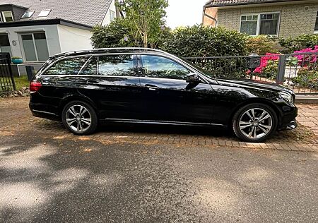 Mercedes-Benz E 220 BlueTEC 4MATIC T Autom. Teilleder Scheckh