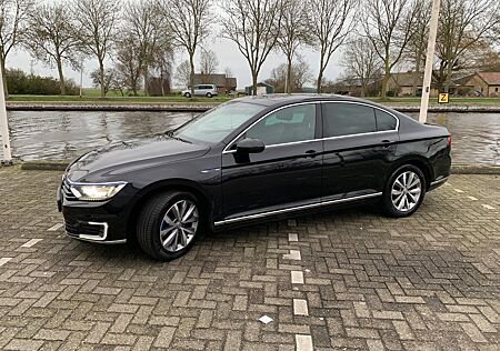 VW Passat Volkswagen 1.4 TSI GTE Digital Cockpit pano