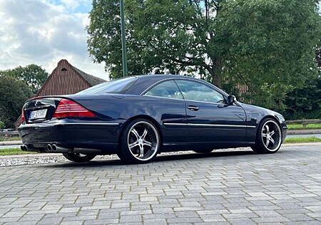 Mercedes-Benz CL 600 mit einem brachialen Sound