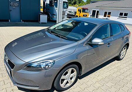 Volvo V40 D3 Kinetic Frische TUV Winter Paket