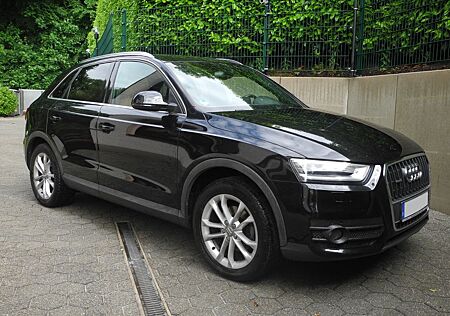 Audi Q3 2.0 TFSI quattro-Vollausstattung sehr gepfl.
