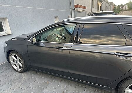 Ford Mondeo 2,0 TDCi 132kW Titanium Turn. PS. All...