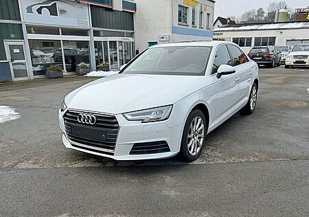 Audi A4 Lim. Basis/Automatik /Leder