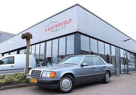 Mercedes-Benz 300 300D Top Zustand Sammlerstück