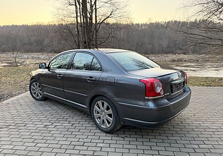 Toyota Avensis 2,0 Benzin sedan