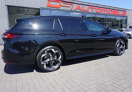 Skoda Superb Combi Sportline 4x4/Pano/19Zoll/AHK/STA