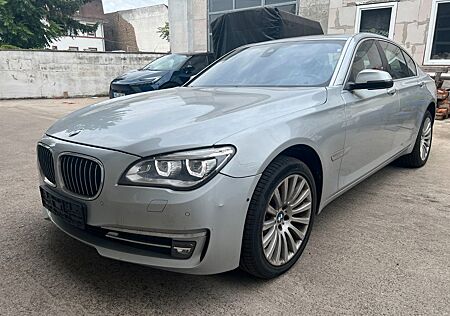 BMW 750d xDrive HEAD-UP NAVI XENON LEDER STDHEIZUNG