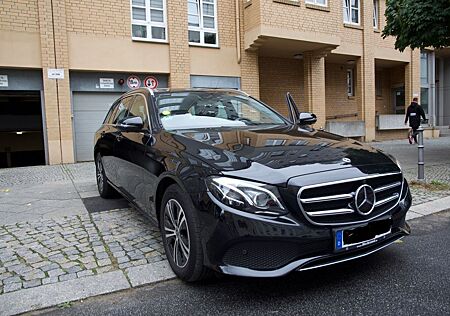 Mercedes-Benz E 220 d T Autom. -