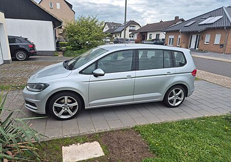VW Touran Volkswagen 1.2 TSI - 7 SITZE AHK PDC NAVI KLIMA