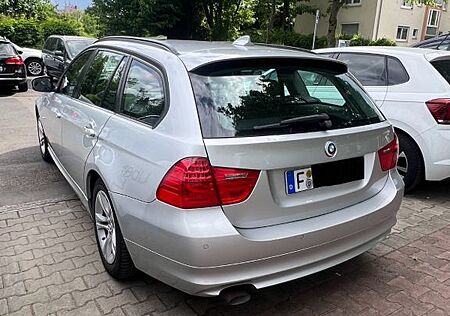 BMW 318d Touring (BJ 2011) Top Zustand TÜV neu