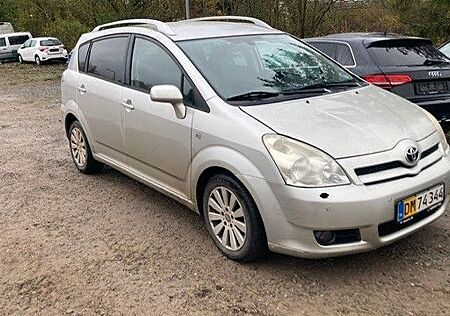 Toyota Corolla Verso 2.2 D-4D