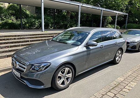 Mercedes-Benz E 220 d T Autom. - Avantgarde Multibeam 360 Grad