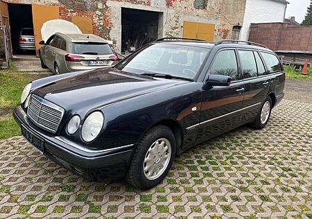 Mercedes-Benz E 240