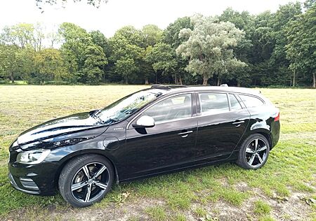 Volvo V60 D6 TWIN ENGINE Plug-in-Hybrid Momentum M...